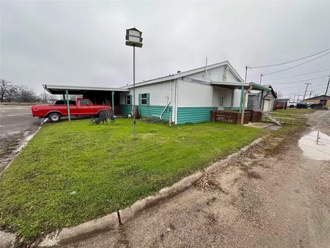 110 E Oconnell St, Howe, TX 75459 photo 4