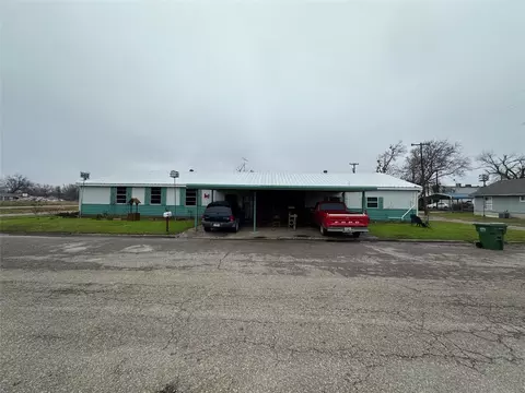 110 E Oconnell St, Howe, TX 75459 photo 6