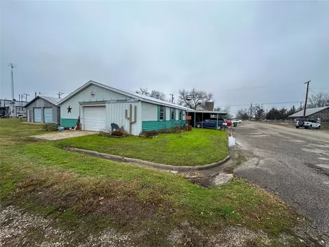 110 E Oconnell St, Howe, TX 75459 photo 5