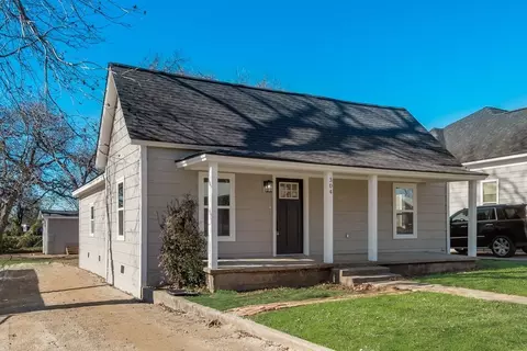 304 Baurline St, Fort Worth, TX 76111