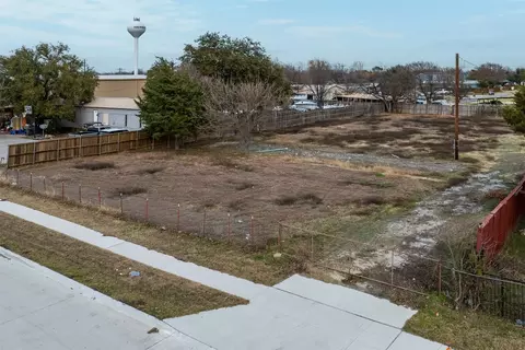 109 Stark Rd, Hackberry, TX 75036 photo 3