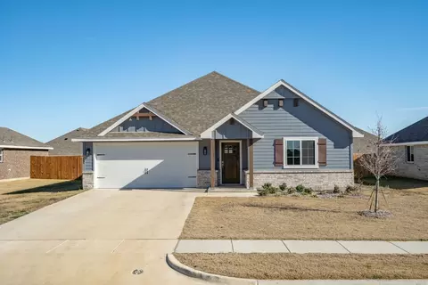 4213 Kristoff Ln, Sanger, TX 76266