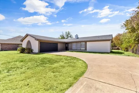 506 Grandview Dr, Granbury, TX 76049