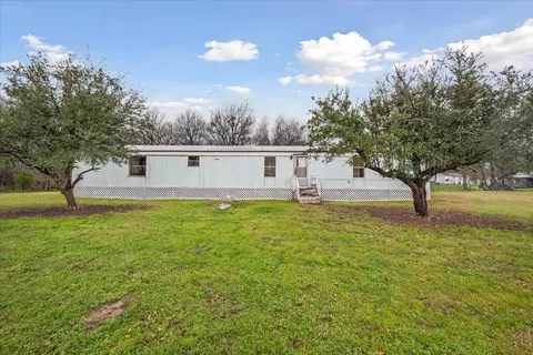 212 Shady Creek Ln, Corsicana, TX 75109