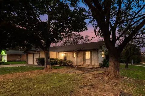 629 E Mustang St, Crowley, TX 76036