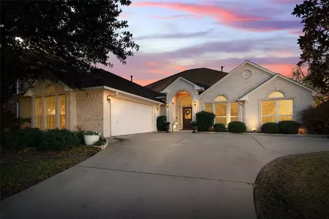 6304 Southern Hills Dr, Fort Worth, TX 76132