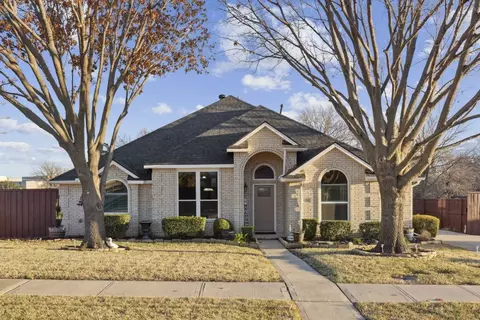 1300 Bobing Dr, Lewisville, TX 75067