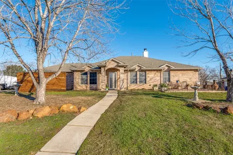 1004 Hillside Dr, Justin, TX 76247