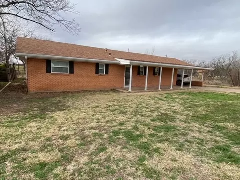 1031 W Lake Dr, Hamlin, TX 79520