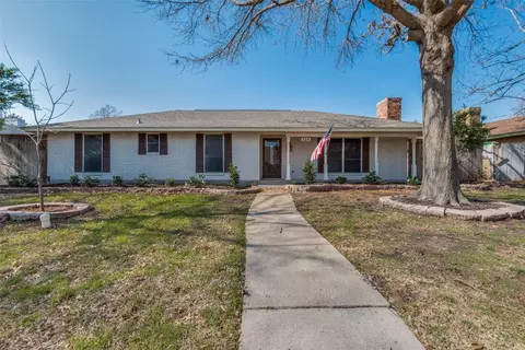 110 Chieftain Dr, Waxahachie, TX 75165