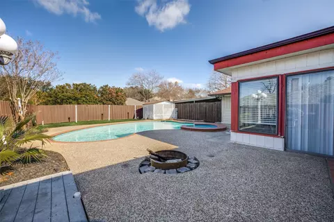 710 Village Green Dr, Rockwall, TX 75087