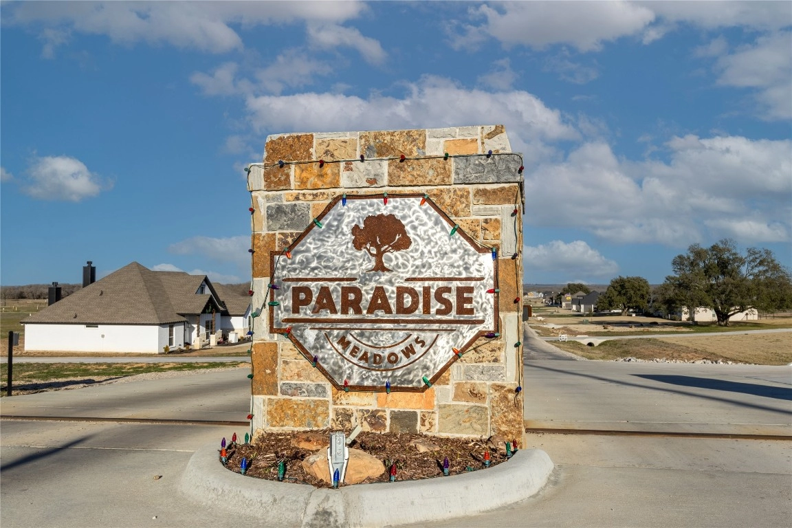 1013 Paradise Pkwy  