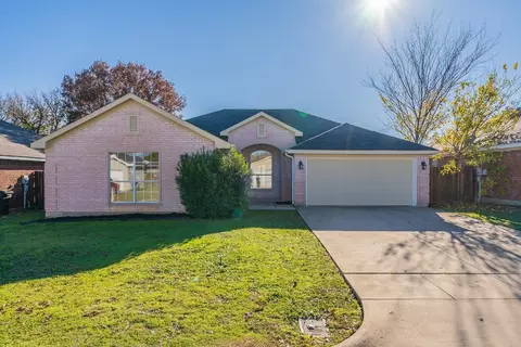 4025 Busch Gardens Dr, Fort Worth, TX 76123