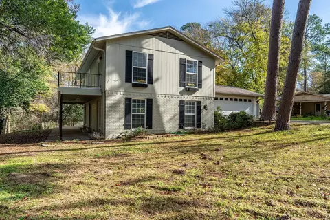 203 Treetop Ln, Hideaway, TX 75771