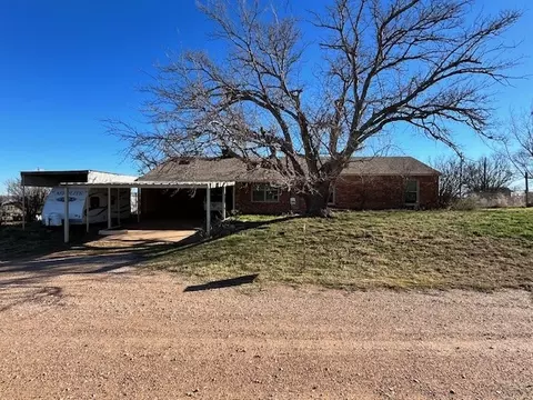 508 N College St, Roby, TX 79543