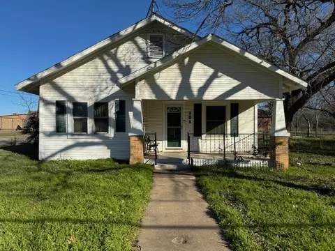 201 S College Dr, Keene, TX 76059