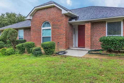 1917 N Arbor Rose Dr, Grand Prairie, TX 75050