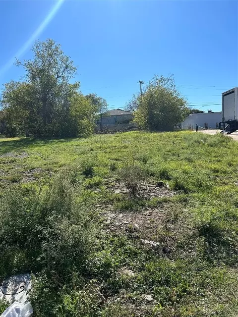 5633 Diaz Ave, Fort Worth, TX 76107