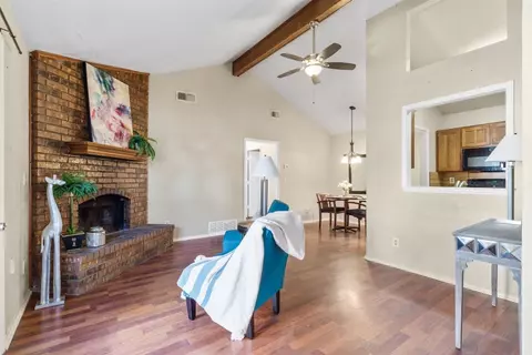 501 Essex Pl, Euless, TX 76039