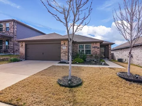 10621 Cactus Wren Ct, Fort Worth, TX 76108
