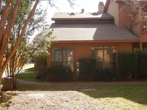 3668 Park Trail Dr, Shreveport, LA 71105