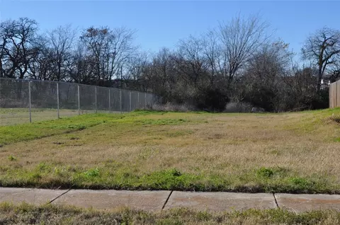 2004 Amanda Ave, Fort Worth, TX 76105