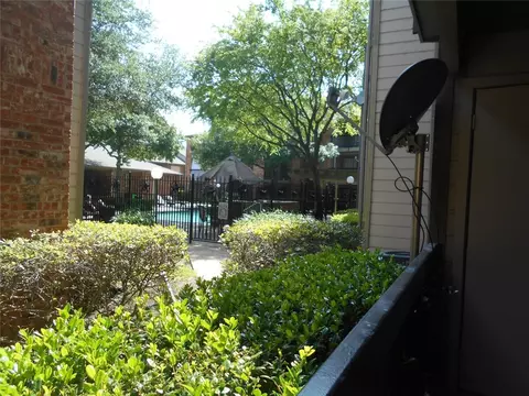 18333 Roehampton Dr #218, Dallas, TX 75252