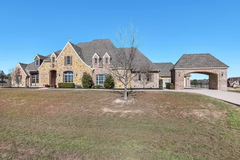 12800 Bella Villa Dr, Fort Worth, TX 76126