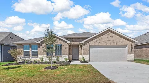 2010 Greenfield Dr, Cedar Hill, TX 75104