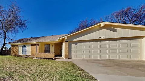 2813 Skylake Ct, Irving, TX 75060