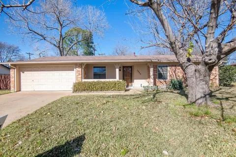 1020 Barber St, Hurst, TX 76053