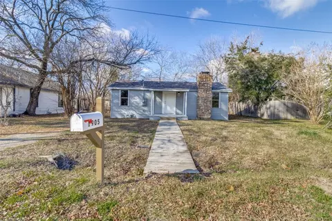 1905 N Main St, Bonham, TX 75418