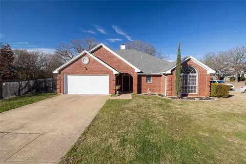 3401 San Clemente Dr, Arlington, TX 76017