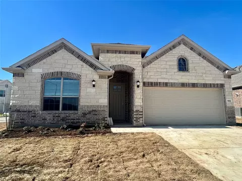 1012 Lovatos Dr, Fort Worth, TX 76052