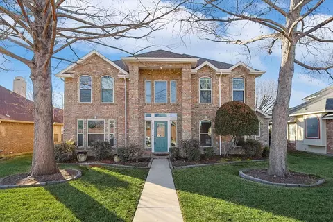 2821 Panorama Dr, Carrollton, TX 75007