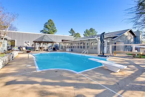 173 Woodcroft Ln, Denison, TX 75021