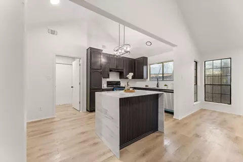 10312 Stoney Bridge Ct, Fort Worth, TX 76108