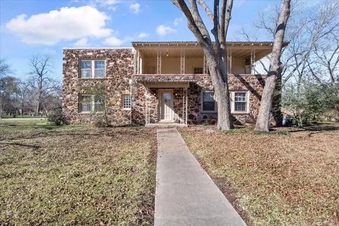 201 N 4th St, Wortham, TX 76693