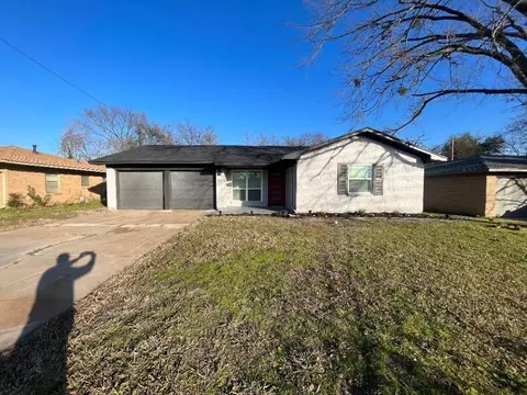 4020 Western Cir, Greenville, TX 75401