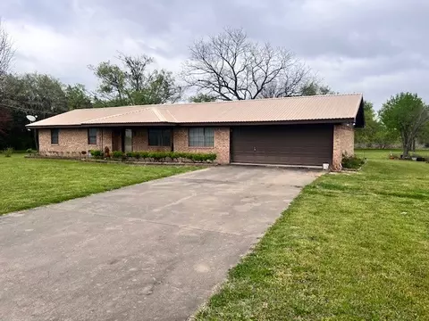 1446 N Martin Luther King Jr Hwy, Mexia, TX 76667