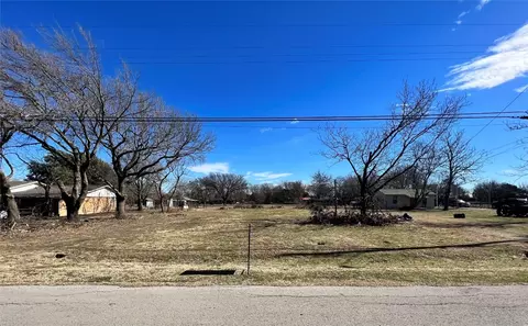 720 Peggs St, Desoto, TX 75115