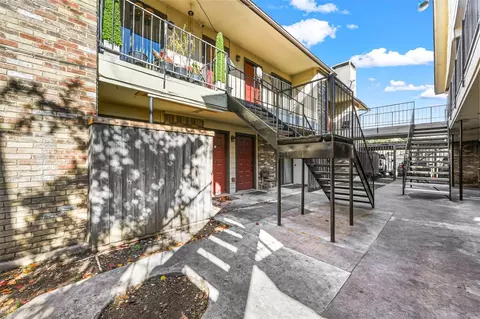 1810 N Garrett Ave #215, Dallas, TX 75206