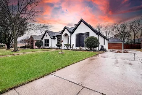 1015 Muirfield Dr, Mansfield, TX 76063