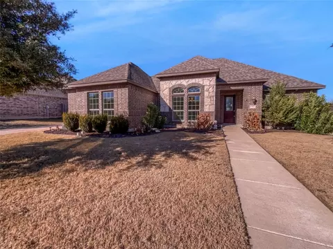 313 Abel Dr, Glenn Heights, TX 75154