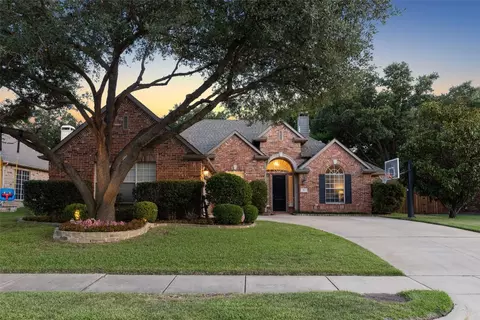 813 Rosemary Dr, Flower Mound, TX 75028