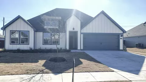 939 Buttercup Dr, Pilot Point, TX 76258