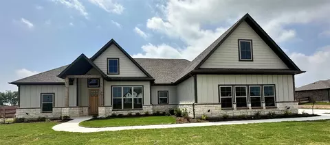 9301 Bluestem Ln, Dish, TX 76247
