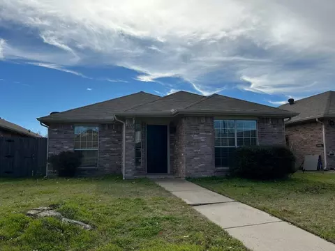 1171 Meadows Dr, Grand Prairie, TX 75052