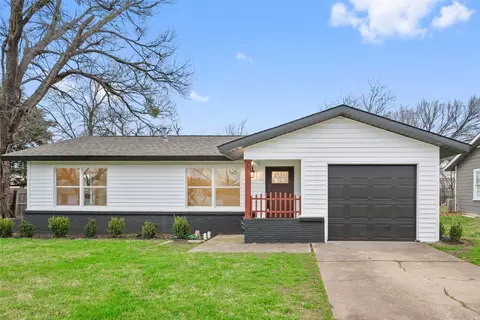 103 SW Taylor St, Burleson, TX 76028