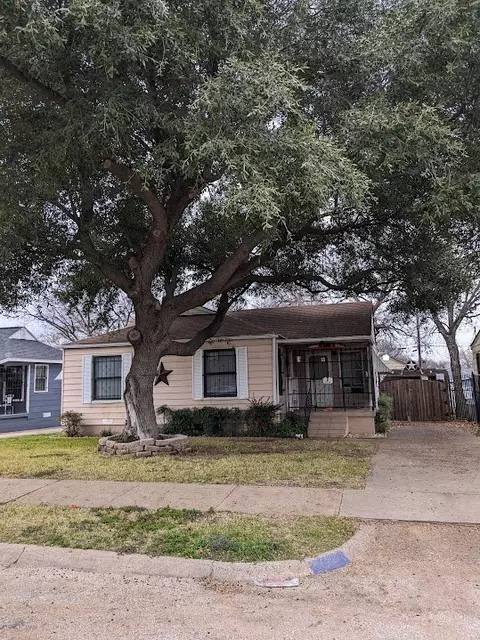 3831 Mount Everest St, Dallas, TX 75211